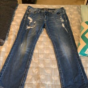 Buckle Salvage Jeans
